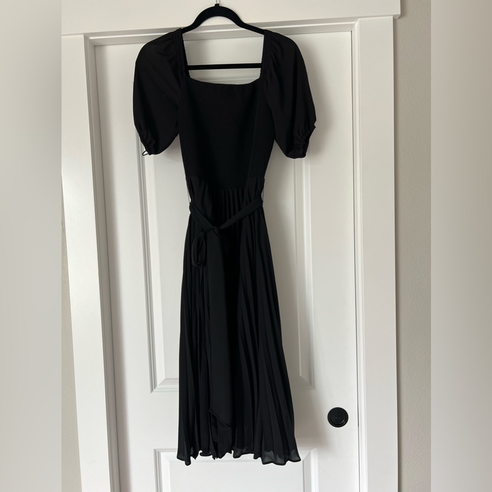 Donna Karan New York Black Puff Sleeve Smocked Pleated Dress Size 4